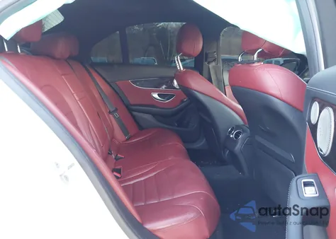 2015 Mercedes-Benz C 300 4Matic/Luxury 4Matic/Sport 4Matic z USA, uszkodzony, nr VIN 55SWF4KB2FU087424